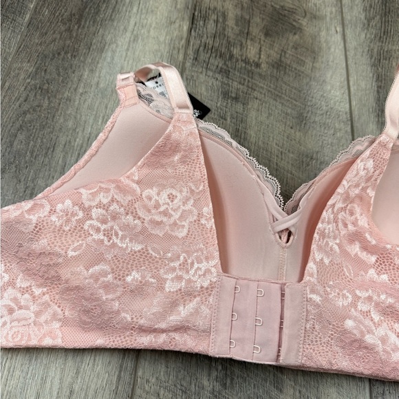 40C Torrid‎ Light Pink Lace Bra - Picture 8 of 15
